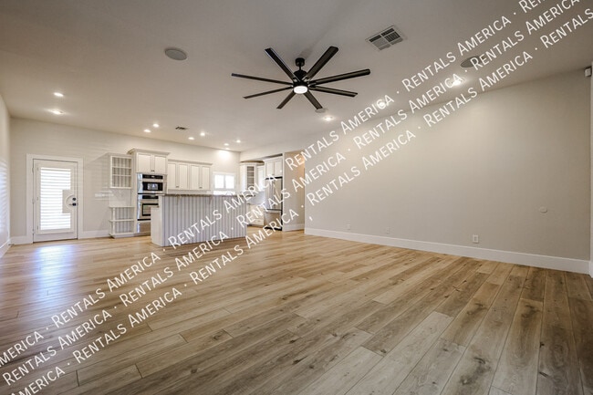 Photo - 813 N Almond Cir