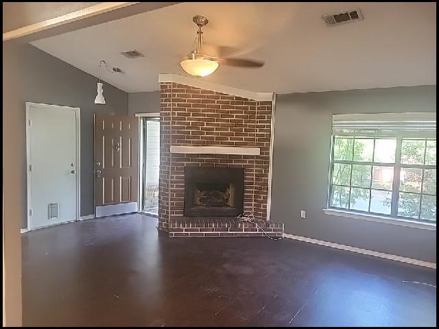 Photo - 1702 Calgary Trail