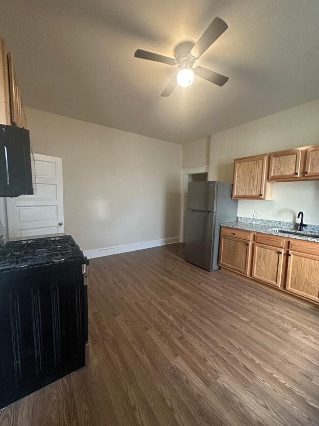 Building Photo - 1003 Walnut Ave