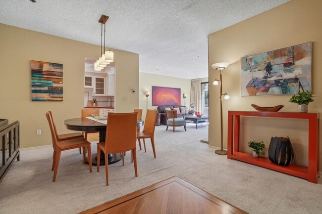 Photo - 525 Almer Rd