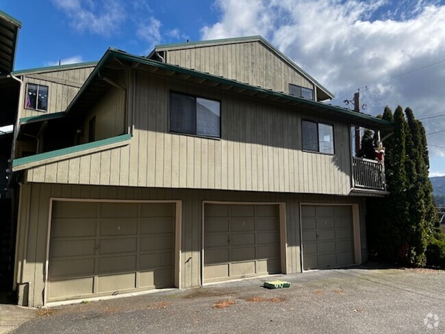 Building Photo - 2 Bedroom 1.5 Bath Townhouse near WWU and ... Unit 9