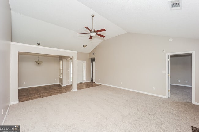 Photo - 425 Buffington Dr