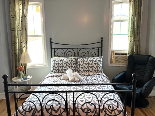 Photo - 5023 Spruce St