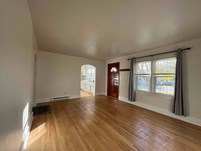 Photo - 44 Axley St