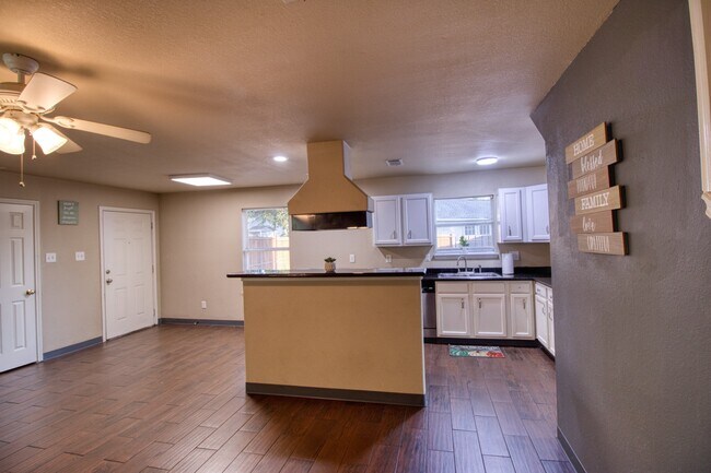 Photo - 1622 Dove Run