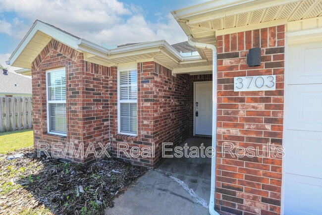 Photo - 3703 SW Carriageway Ave
