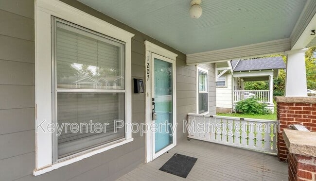 Building Photo - 1207 S Florence Pl