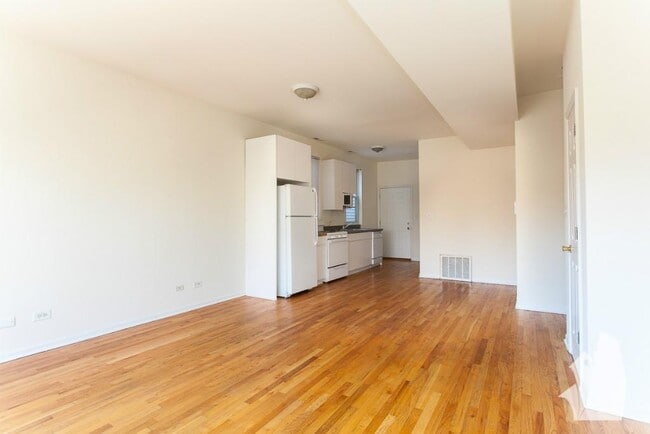 Photo - 2439 N Ashland Ave Unit 2F