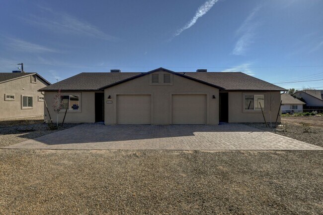 3013 N Corrine Dr