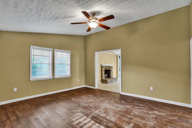 Photo - Beautiful Home in Clinton