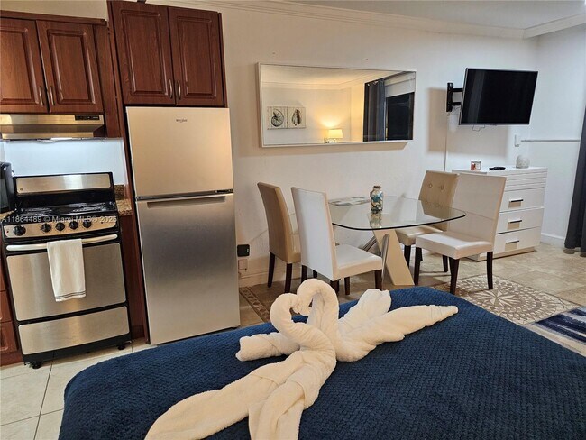 Photo - 19201 Collins Ave Unidad 246