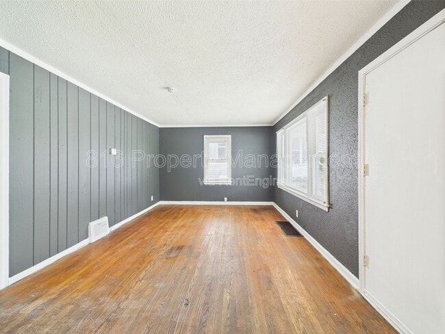 Photo - 3354 Jackson Ave