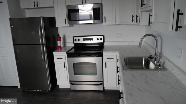 Building Photo - 708 59th Pl Rental