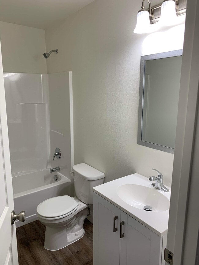 Photo - 802/804 W 3RD Unidad 802