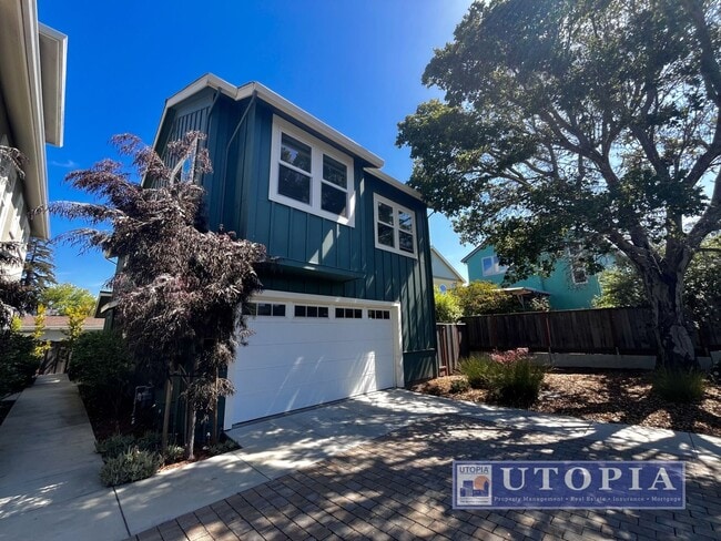 Building Photo - Spacious and Modern 3-bedroom, 3.5 bathroom in Seabright just minutes away from the Beach Boardwa... Unit 113 Jacobs Lane