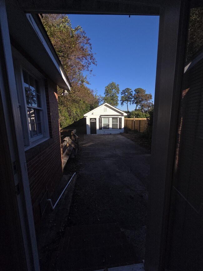 Photo - 1006 Holden St