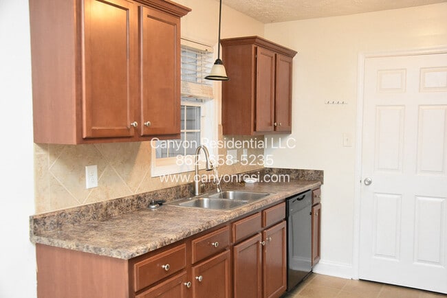 Photo - 658 Copper Creek Dr