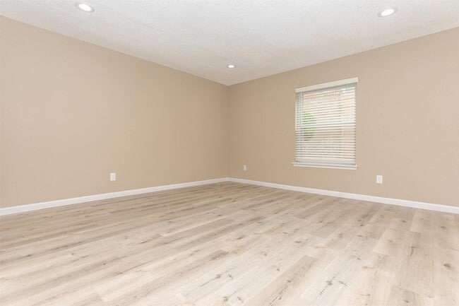 Photo - 9707 Timberside Dr Unit 49-R