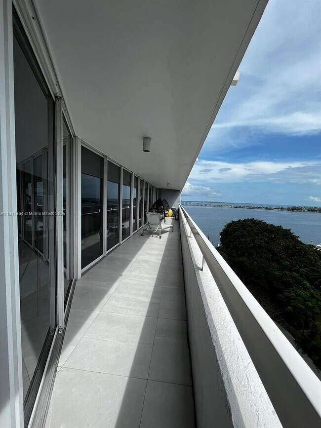 Photo - 1627 Brickell Ave Unit 1204