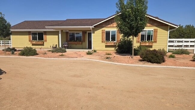 Immaculate Custom 1 Story on Shared 2.5 acres - Immaculate Custom 1 Story on Shared 2.5 acres House