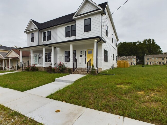 Photo - 2218 Perry St