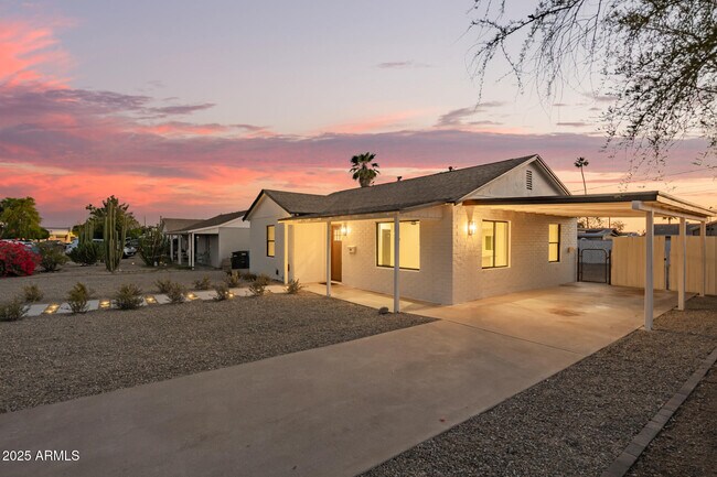 Photo - 9042 N 3rd Ave