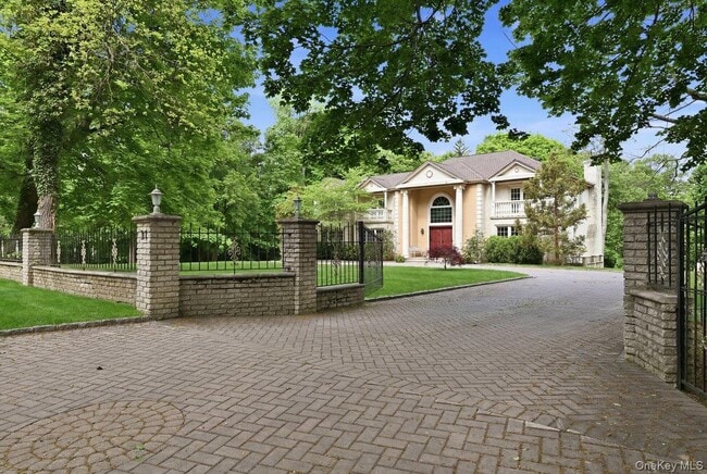 Photo - 31 Cornwall Ln