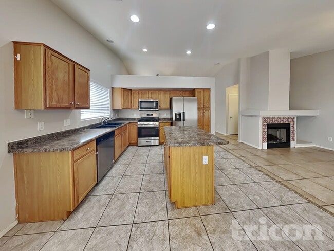 Photo - 5521 N 103rd Dr