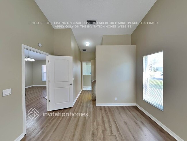 Photo - 4208 74th Ave E