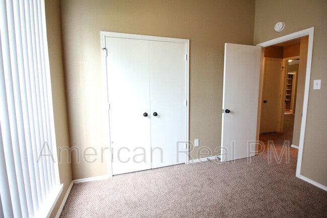 Photo - 2622 Hartford Ln