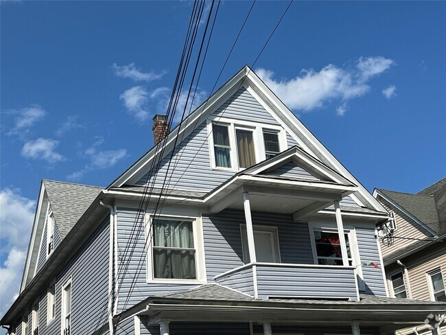 Building Photo - 16 Odell Ave Rental