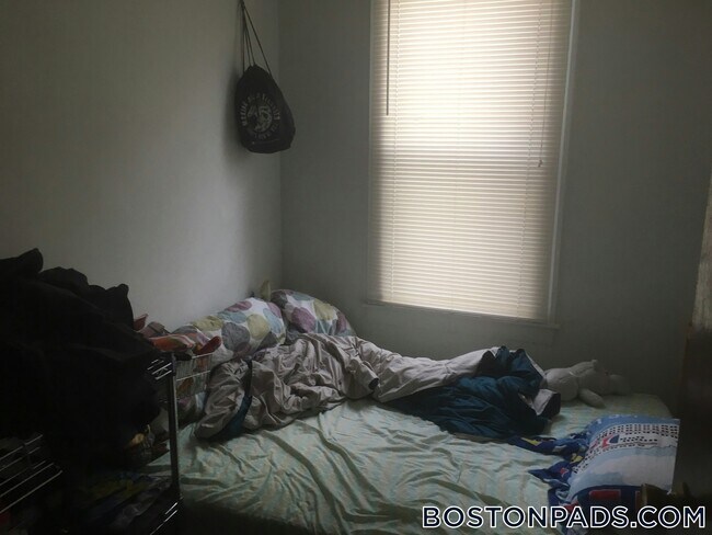 Photo - 254 Windsor St Unit 1L