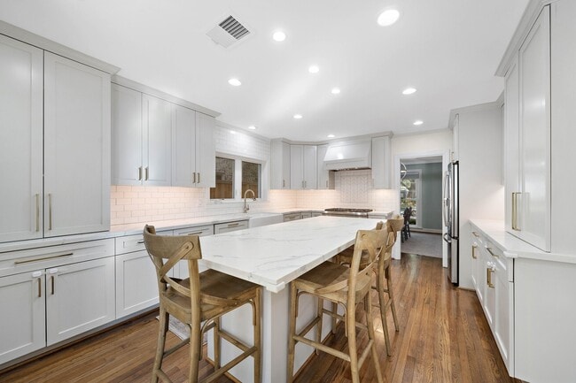 Photo - 2003 Dryden Rd