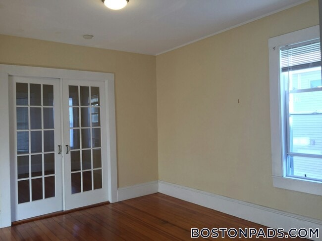 Photo - 8 Bennett St Unit 2