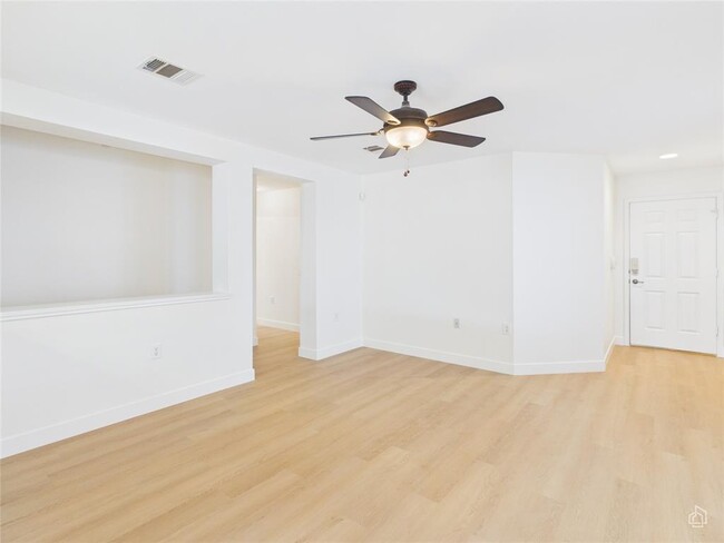 Photo - 6824 Walkup Ln