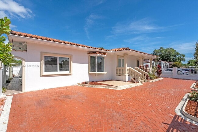 Photo - 201 SW 51st Ct