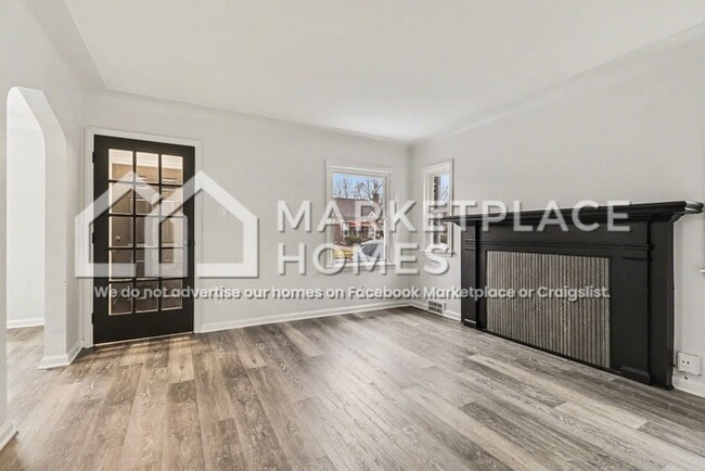 Photo - 11235 Roxbury St