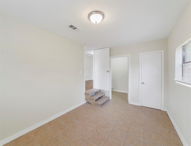 Photo - 1601 Alabama St