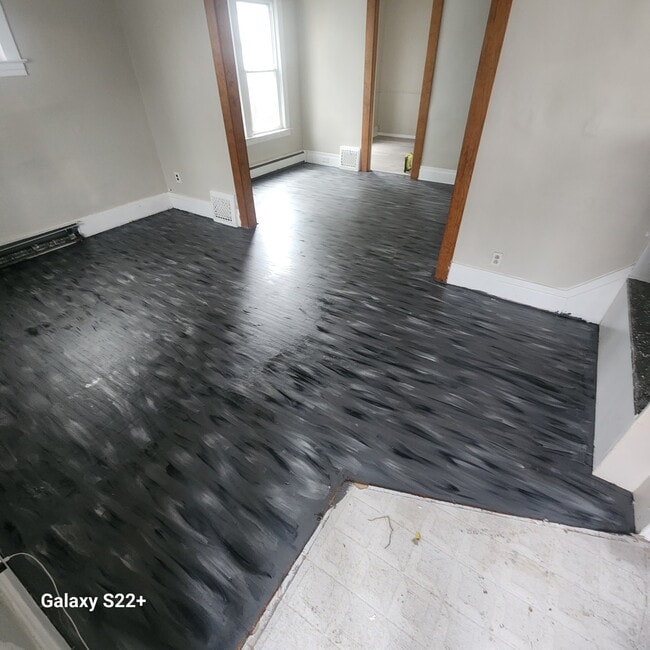 Photo - 724 Augustus Pl