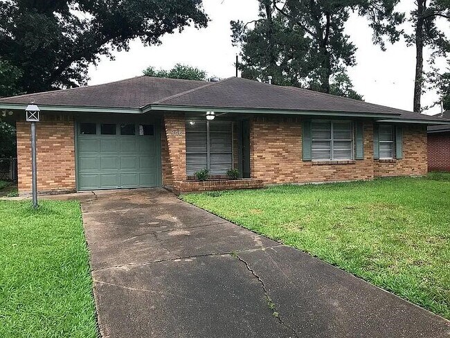 Building Photo - 946 Stonecrest Dr