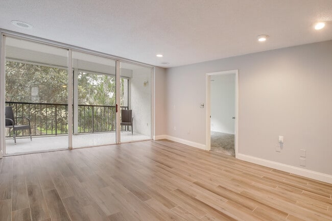 Photo - 4801 Esedra Ct Unidad 201