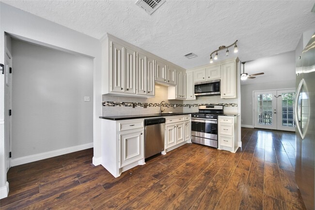 Photo - 3619 Acorn Run Ln