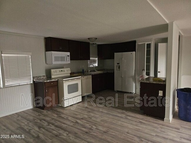 Photo - 720 S 97th Pl