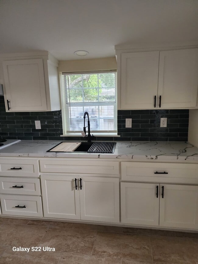 Photo - 6239 Carver Rd