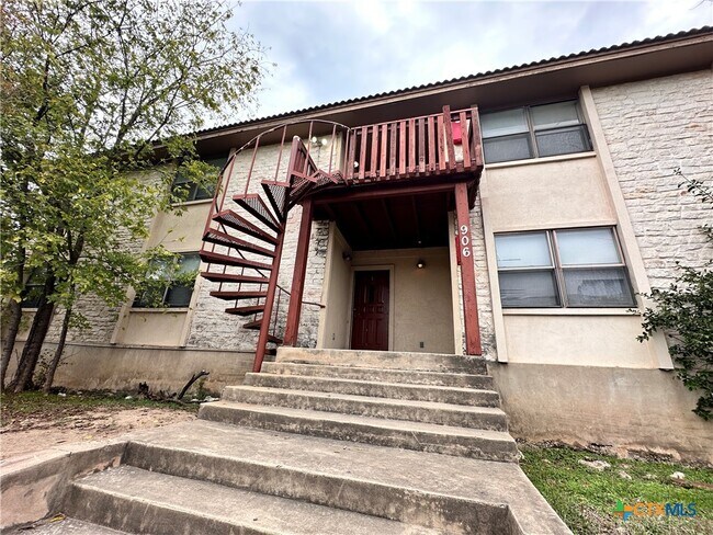 Photo - 906 N LBJ Dr Unit 6