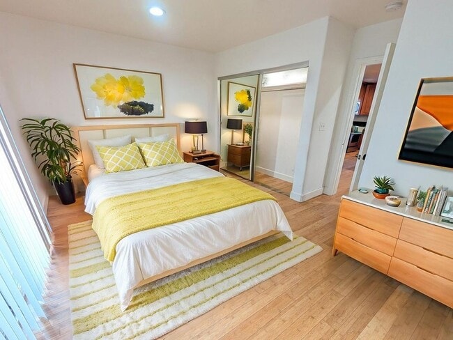 Photo - 1010 Wilton Pl Unit 2