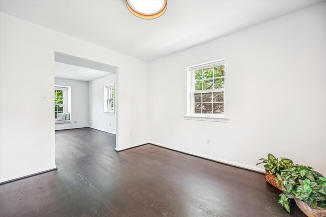 Photo - 6705 Hillandale Rd