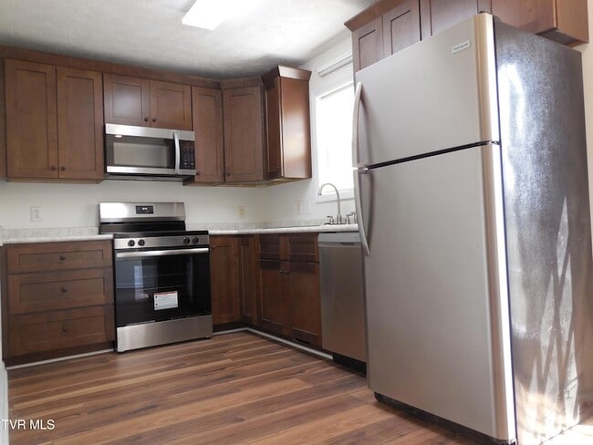 Photo - 15 Lake Village Ct