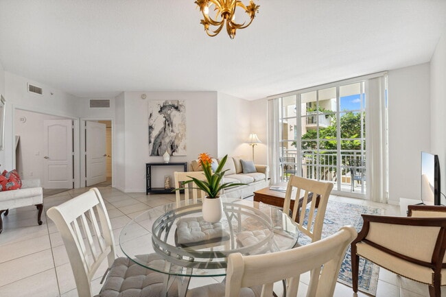 Photo - 410 Evernia St Unit 414