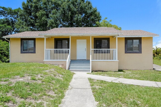 Building Photo - 5218 6th St W